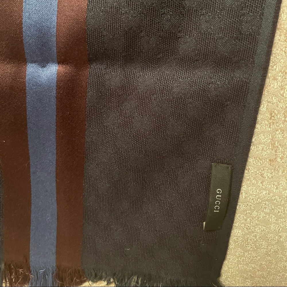 Men’s Gucci winter scarf